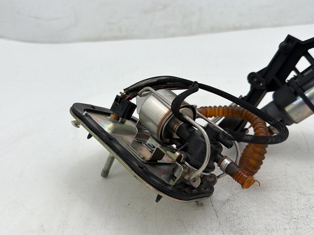 2007 Harley Softail Standard FXST OEM Fuel Pump Gas Gasoline Petrol Sending