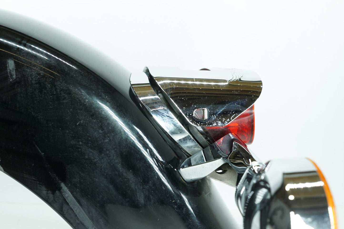 1999 - 2006 Harley-Davidson Touring Electra Glide Classic Rear Wheel Fender & Turn Signals Bar 59579-01B