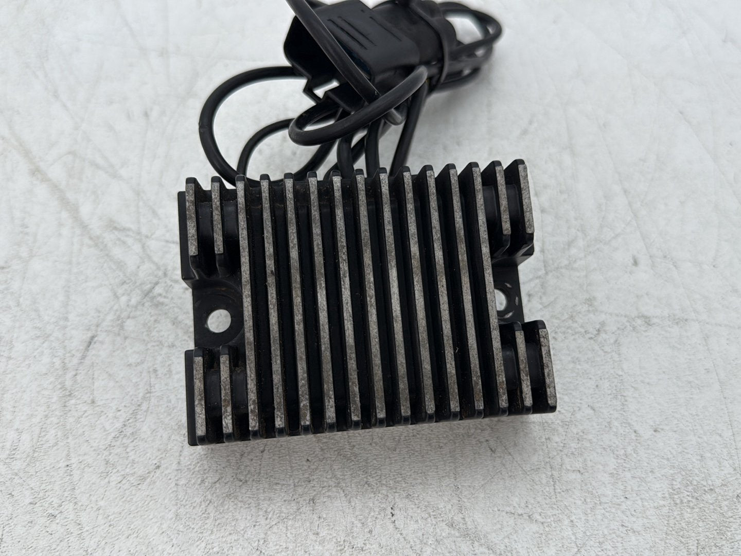 2000 Harley Dyna FXDWG Wide Glide OEM Voltage Regulator Rectifier