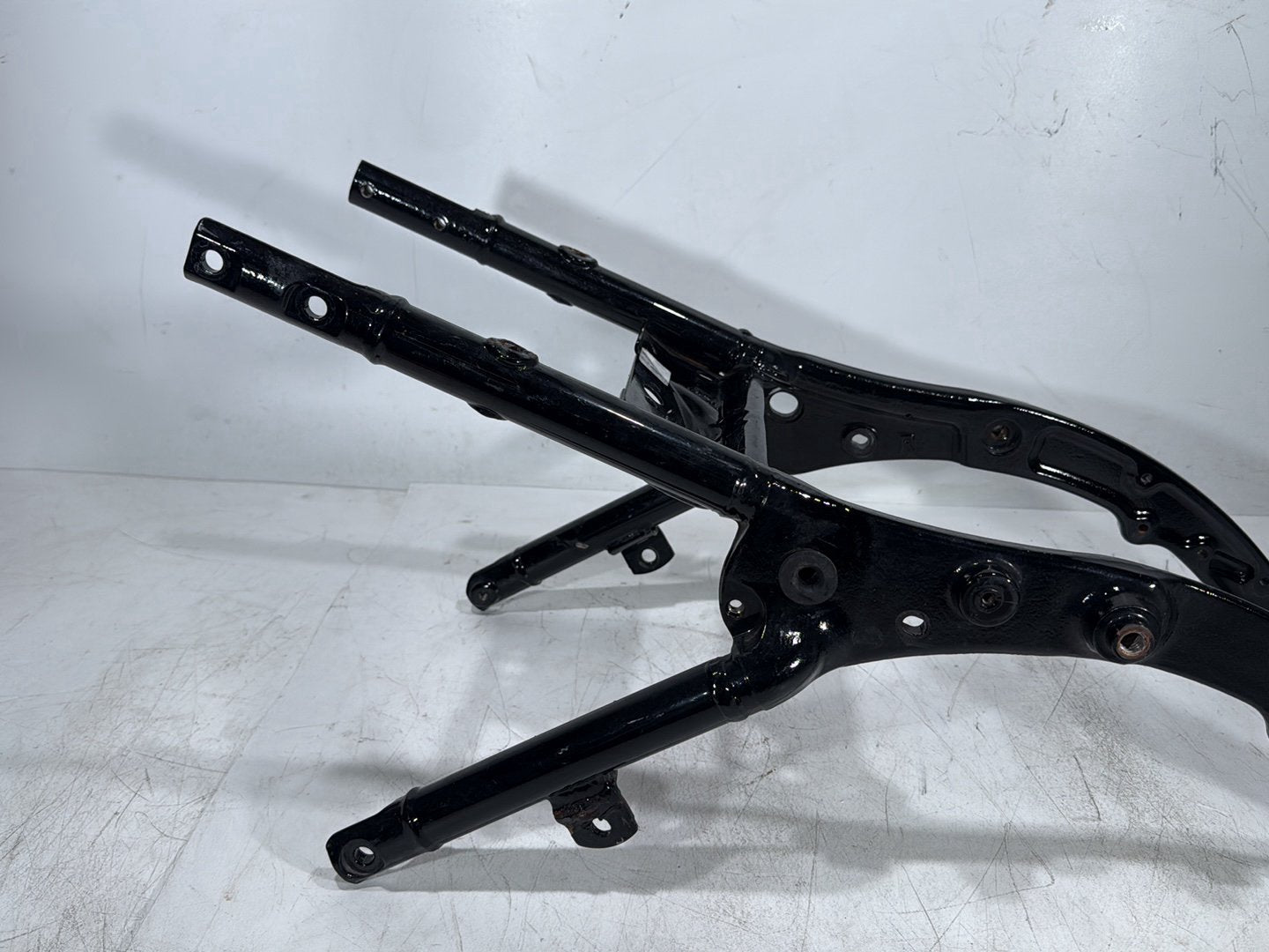 2016 Harley Road King Touring FLHR OEM Rear Back Sub Frame Rail Bar 48079-09BHP