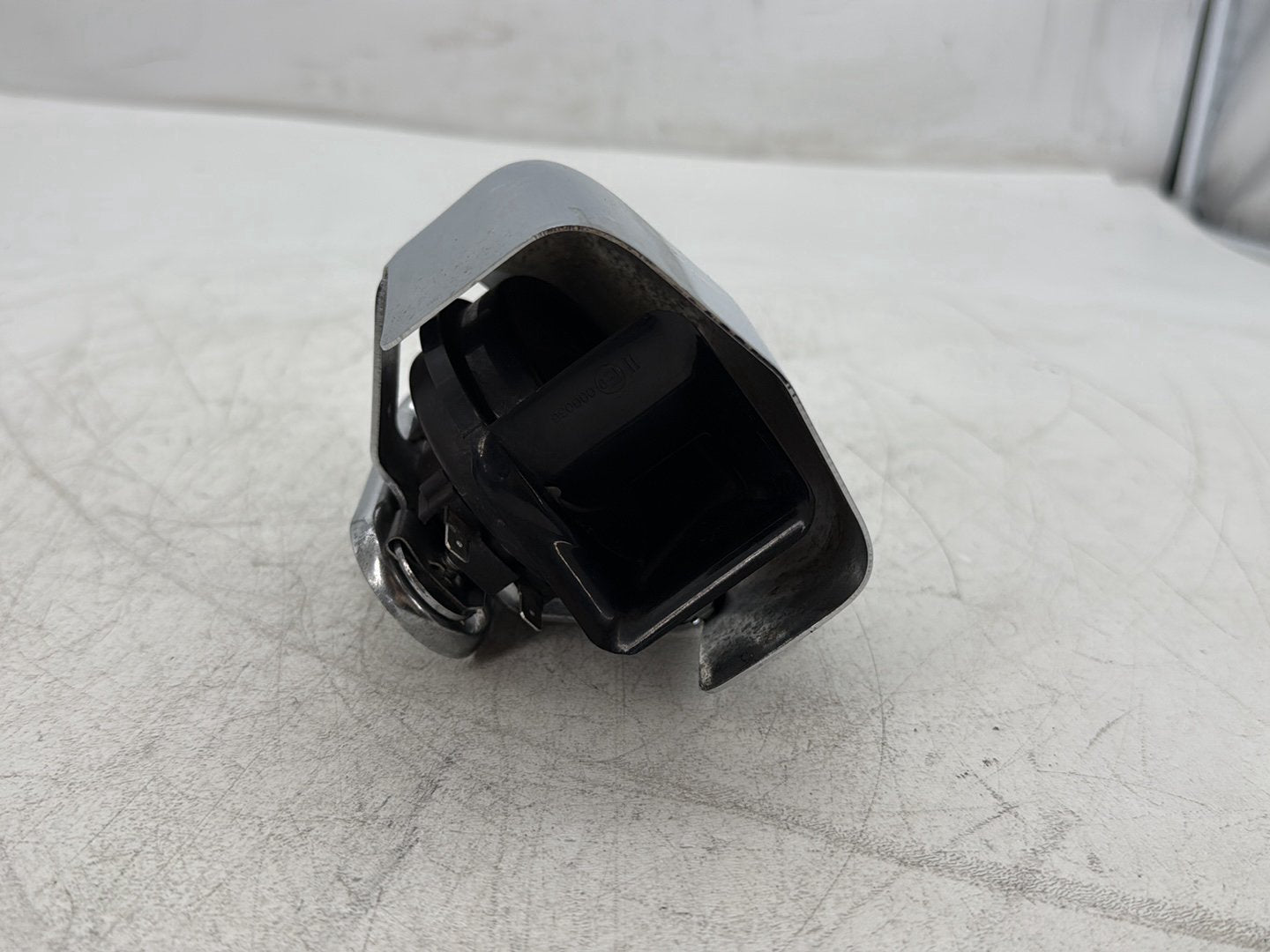 2010 Harley Street Glide Touring FLHX OEM Horn Signal Klaxon Chrome Cover