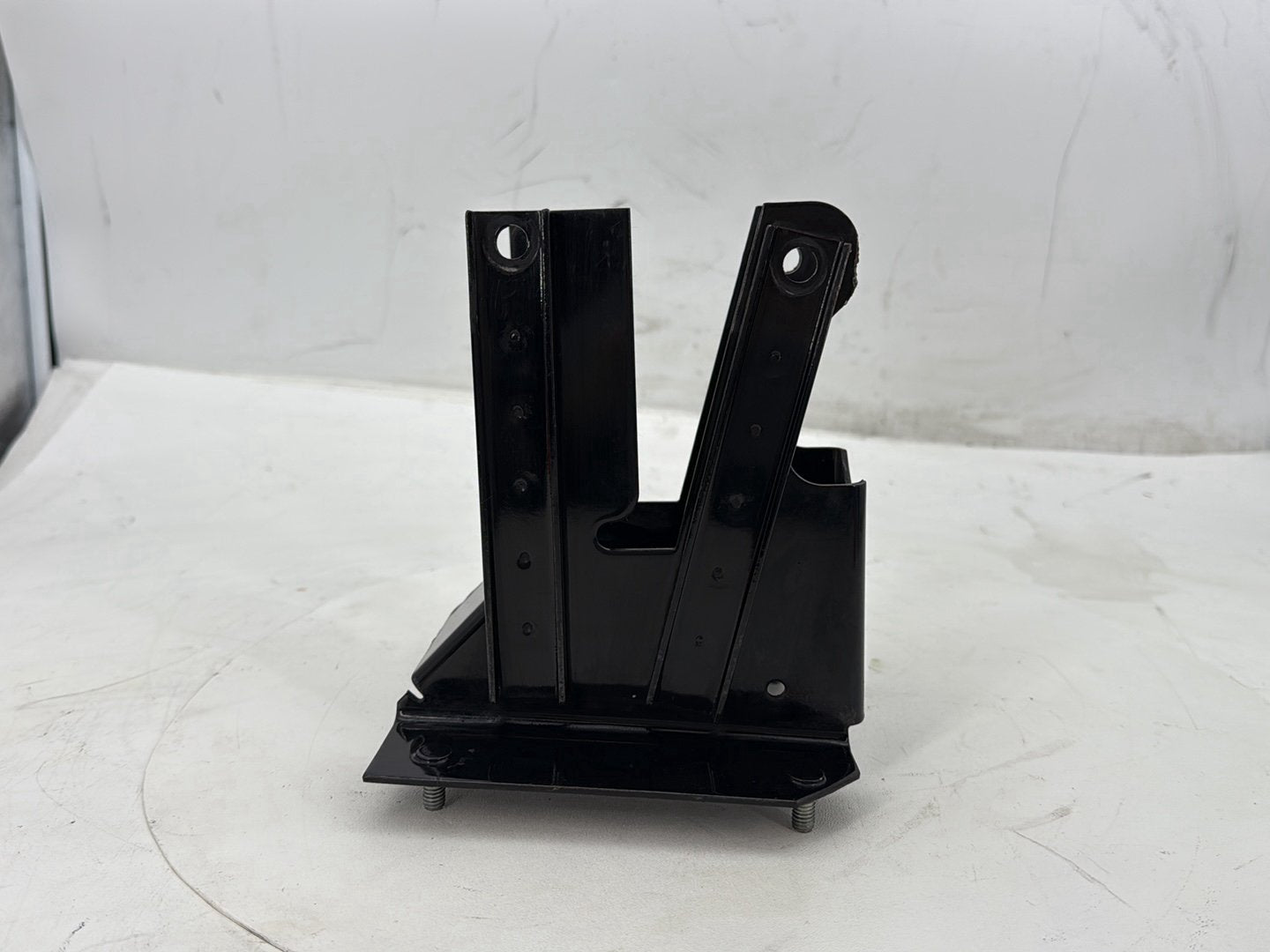 2005 Harley Road Glide Touring FLTRI OEM Inner Fairing Mount Support Bracket