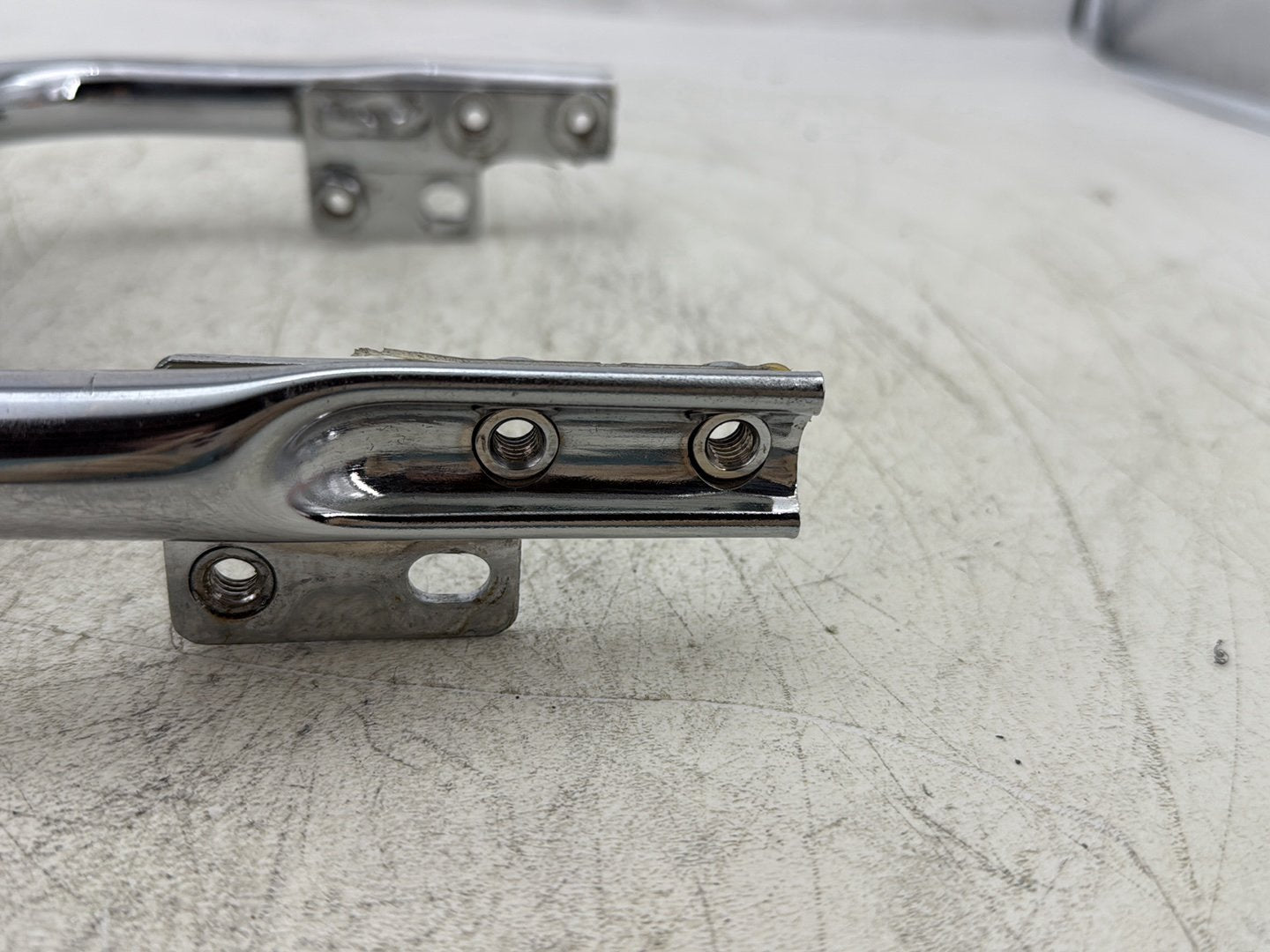 2007 Harley Touring FLHTC Electra Glide Classic OEM Rear License Plate Support Bar Holder