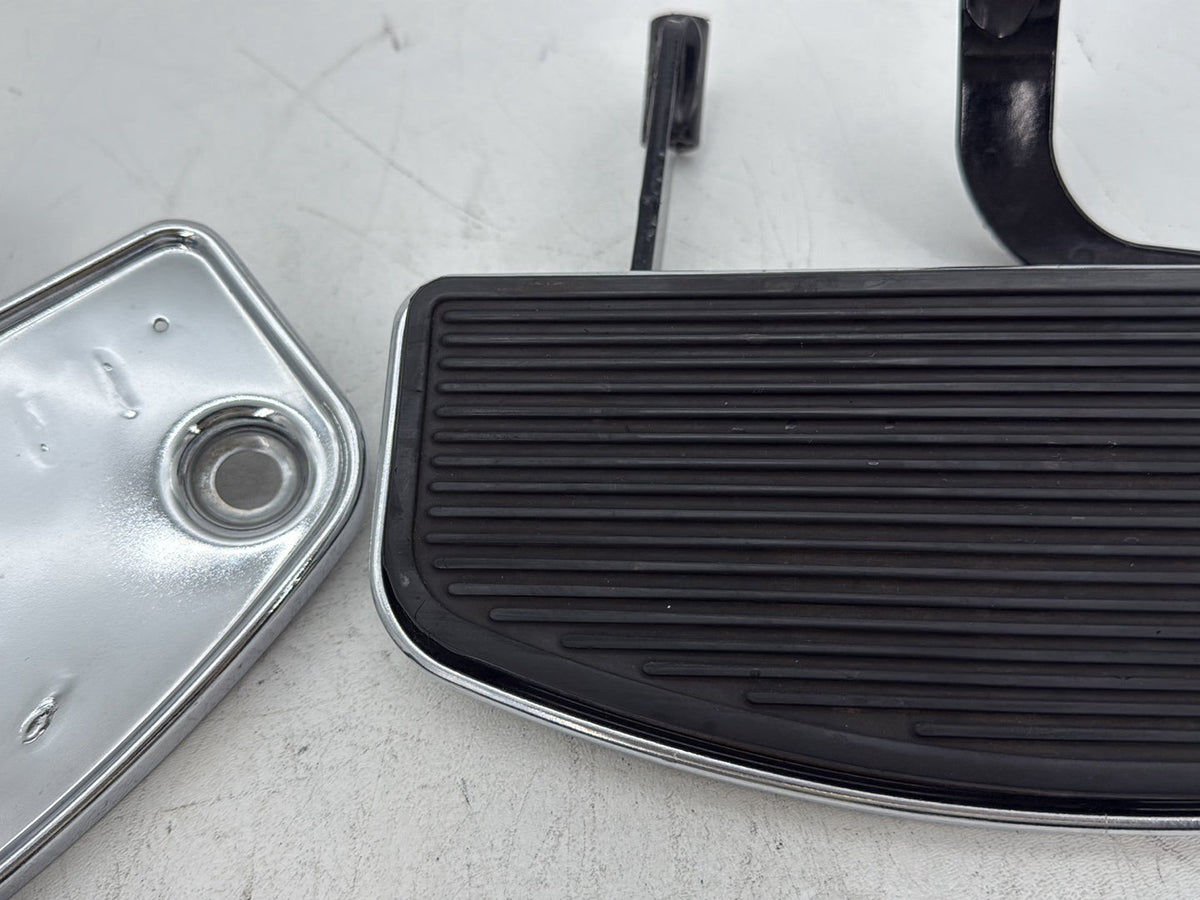 2018 Harley Electra Glide Touring Left Right Driver & Pass Floorboard Foot Rest