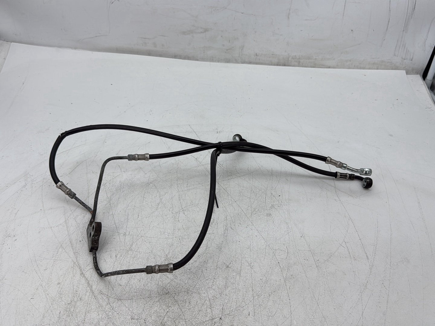 2013 Harley Electra Glide Touring Ultra FLHTCUI OEM Front Brake Hose Line Pipe NON-abs