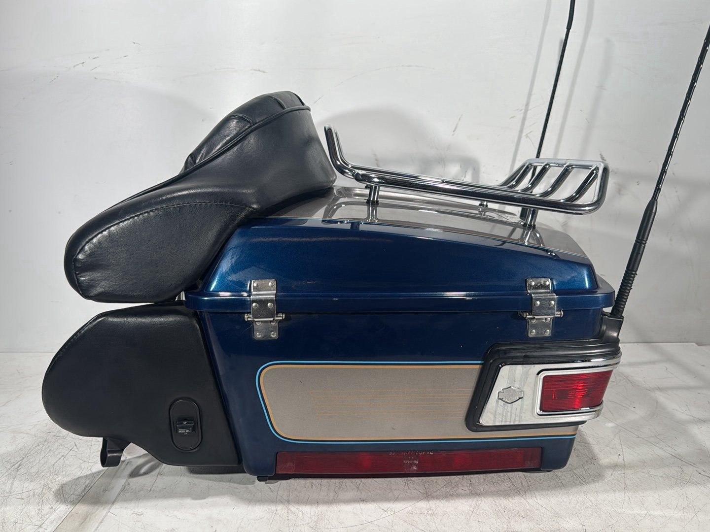 1998 Harley Touring FLHTCUI Electra Glide Ultra OEM Pass Backrest Tour Pak Luggage NOKey