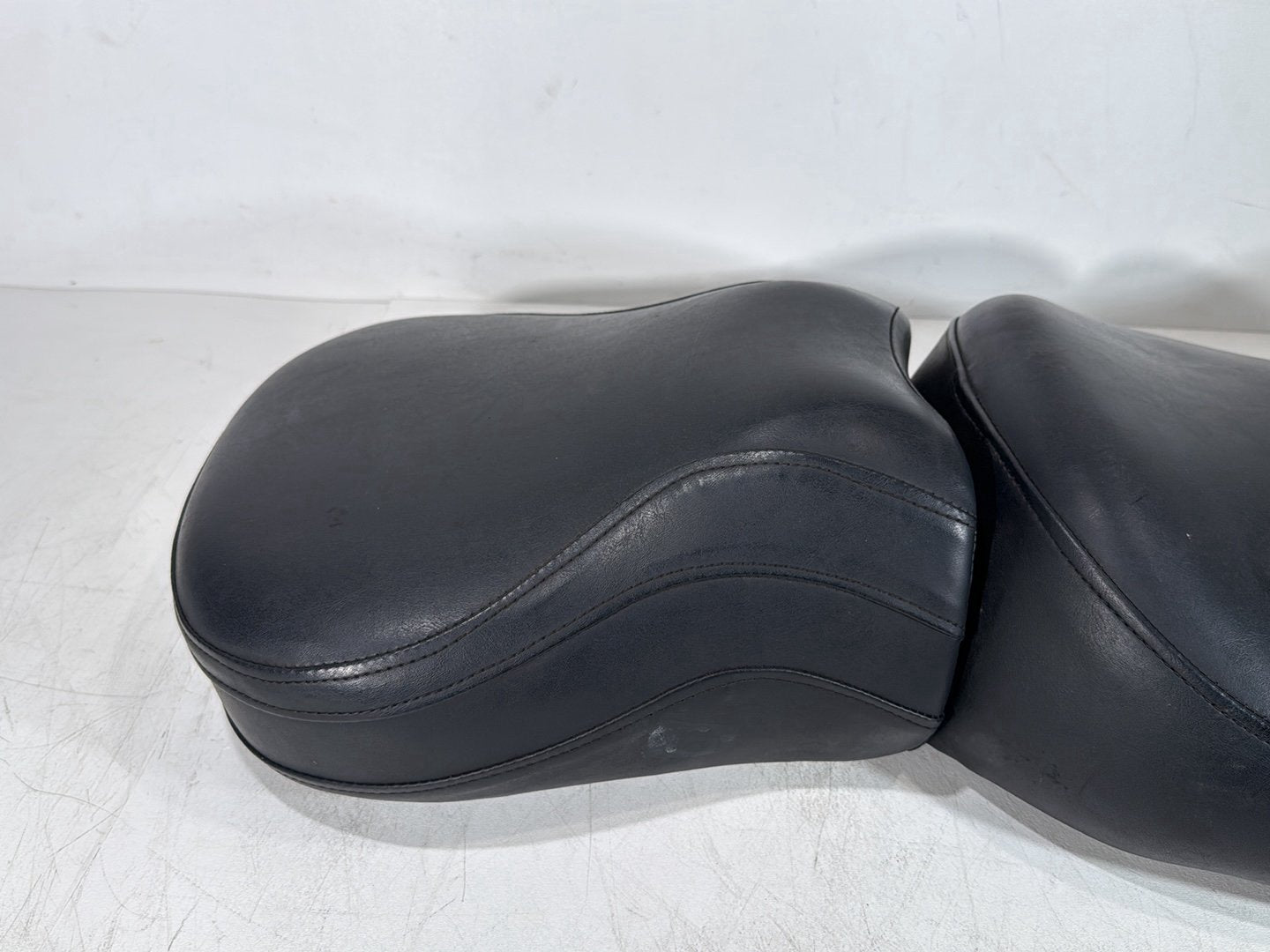 1999 - 2006 Harley-Davidson Touring Road King Police Passenger Rider Driver Seat Saddle 52949-97A