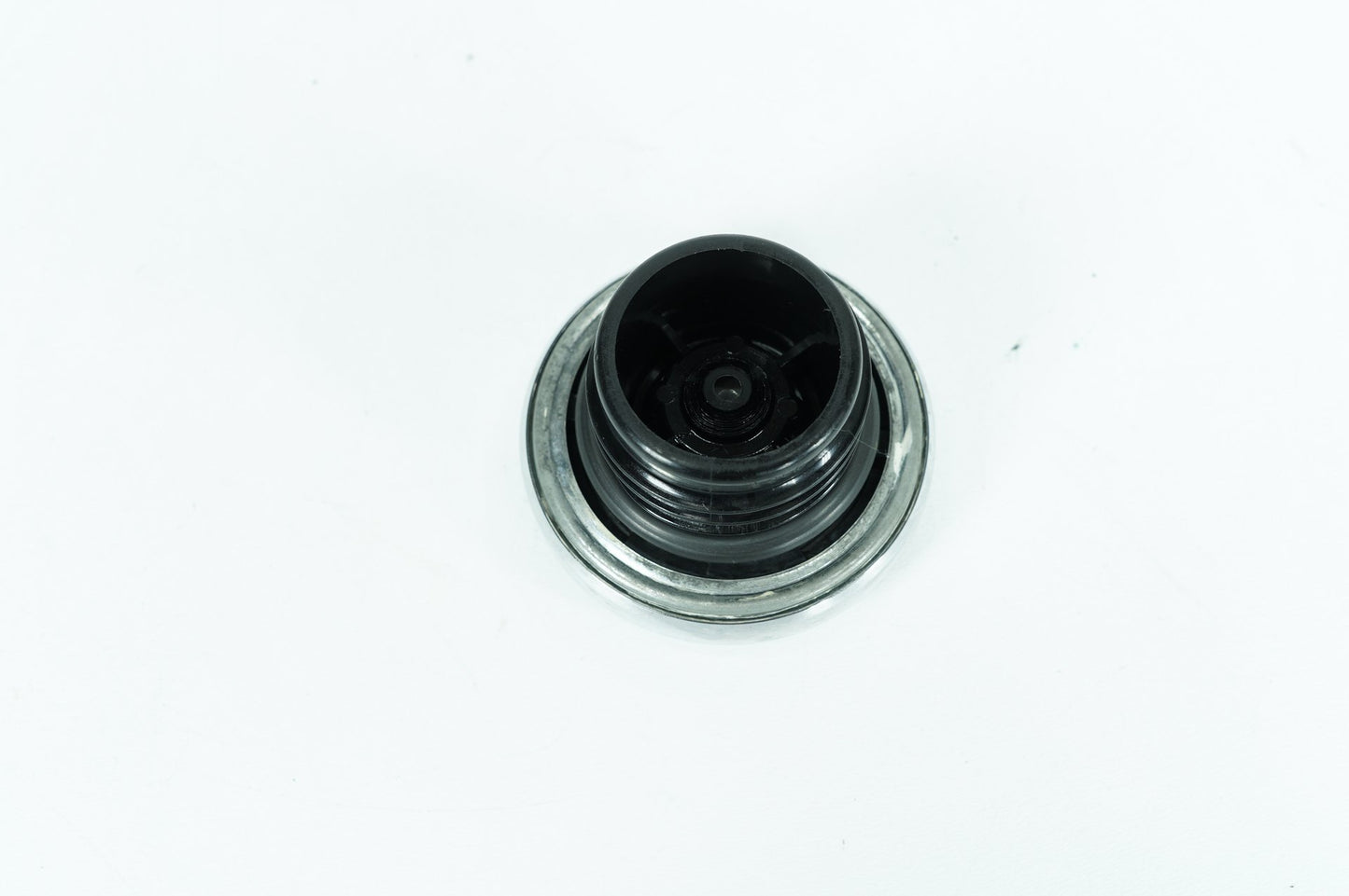 1999 - 2006 Harley-Davidson Dyna Wide Glide Fuel Gas Tank Cap Bushing Hub  	61272-92C