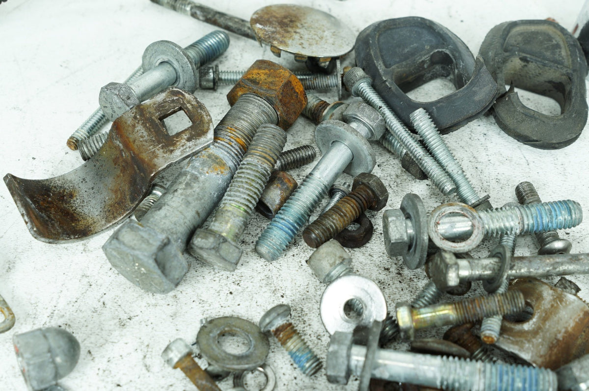 2009 Harley-Davidson Dyna FXDC - Hardware Bolts Nuts & Brackets