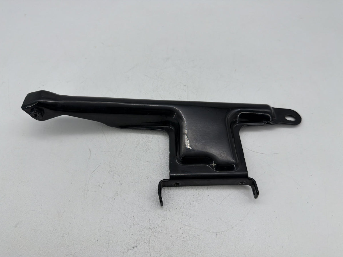 2011 Harley Softail Deluxe FLSTN OEM Seat Bracket Mount Support Mounting
