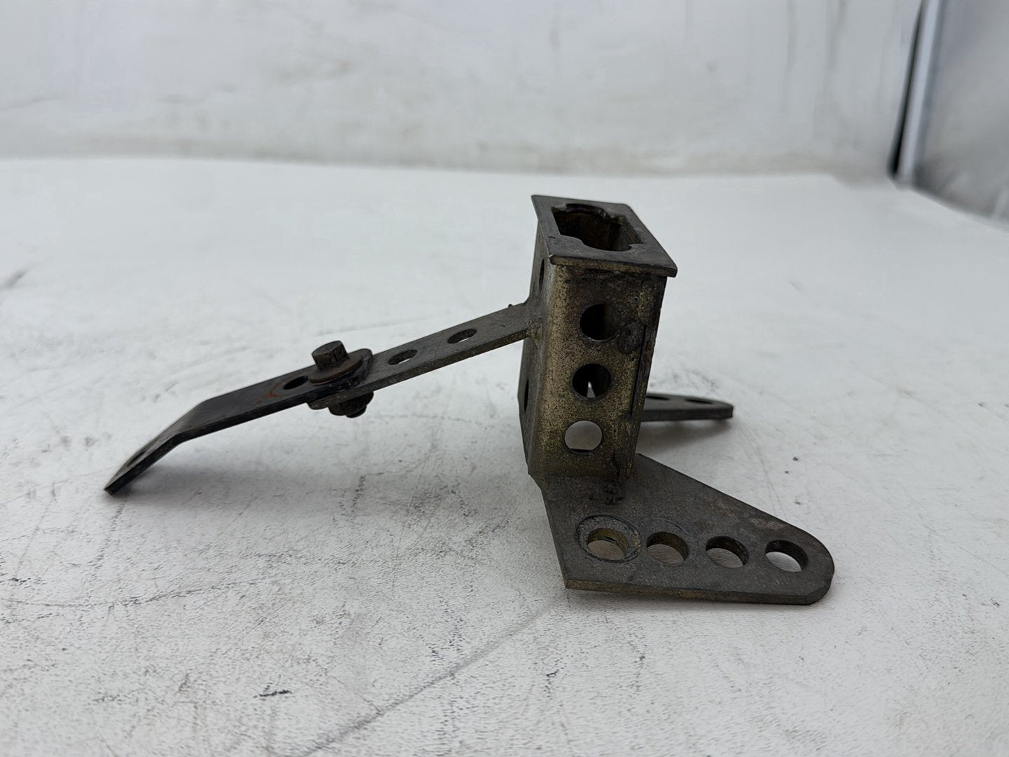 2003 Harley Electra Glide Touring Ultra FLHTCUI OEM Driver Rider Backrest Bracket Mount 52589-09A
