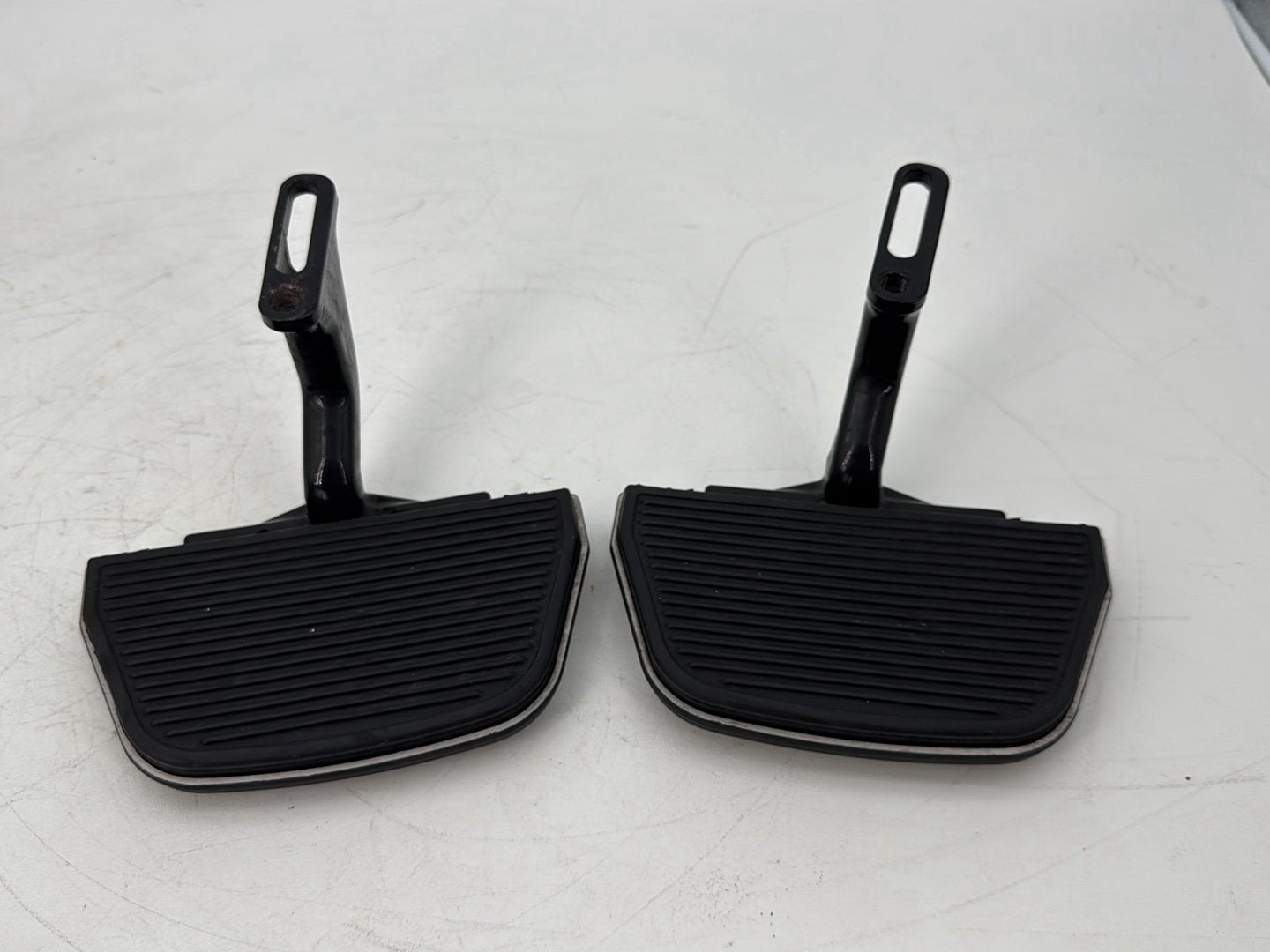 2008 - 2016 Harley-Davidson Touring Electra Glide Ultra Left & Right Passenger Floorboard Foot Rest