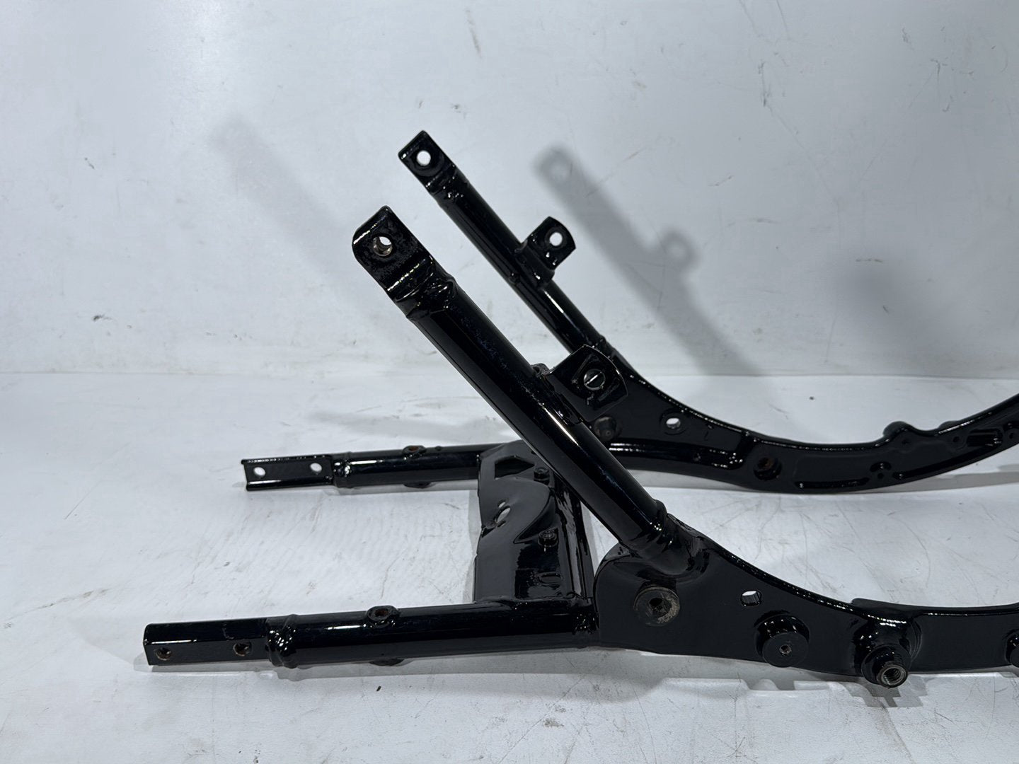 2010 Harley Street Glide Touring FLHX OEM Rear Back Sub Frame Rail Bar 48079-09BHP