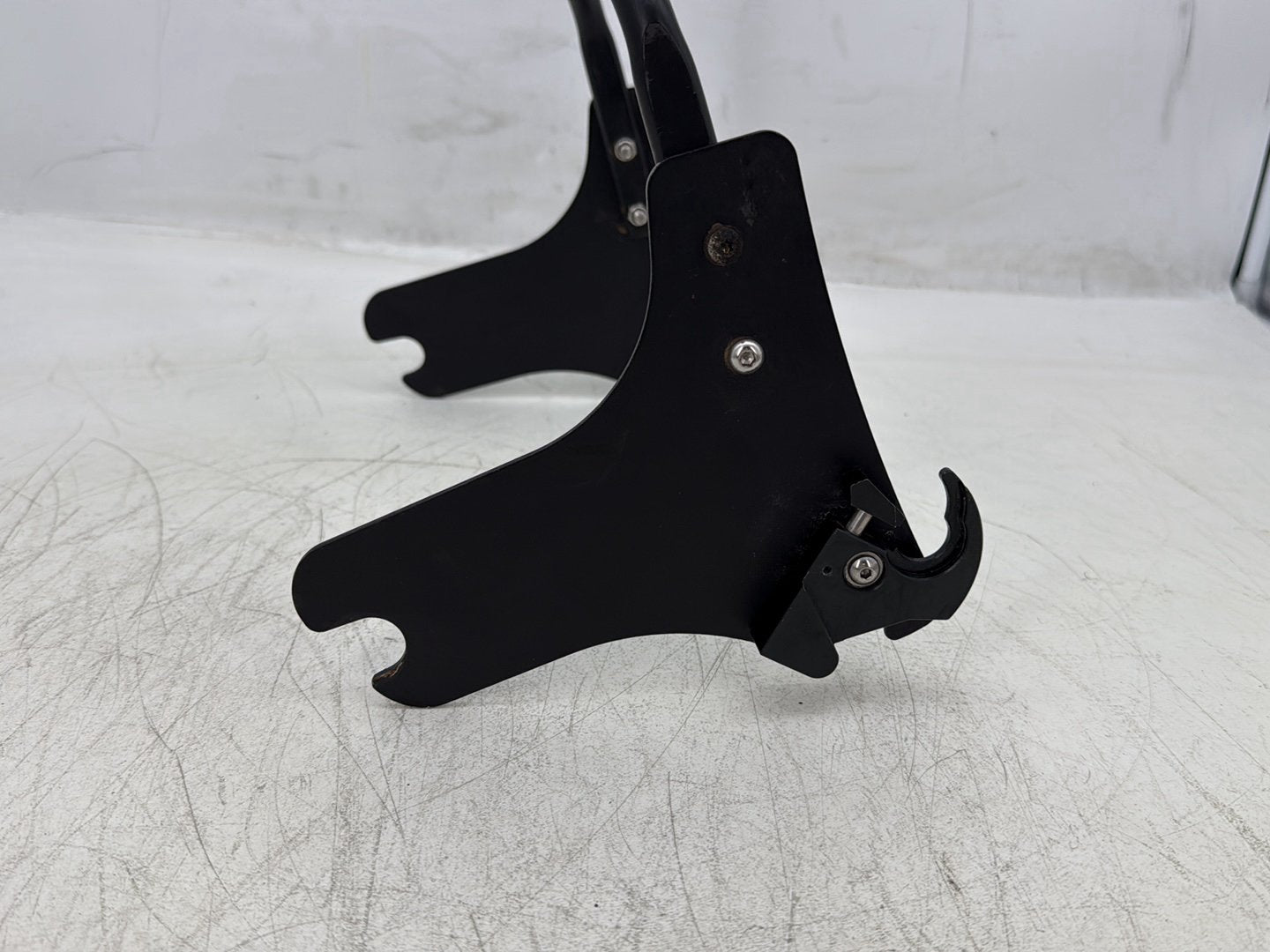 2004 Harley Road King Touring Custom FLHRSI OEM Rear Back Sissy Bar Rail Sissybar