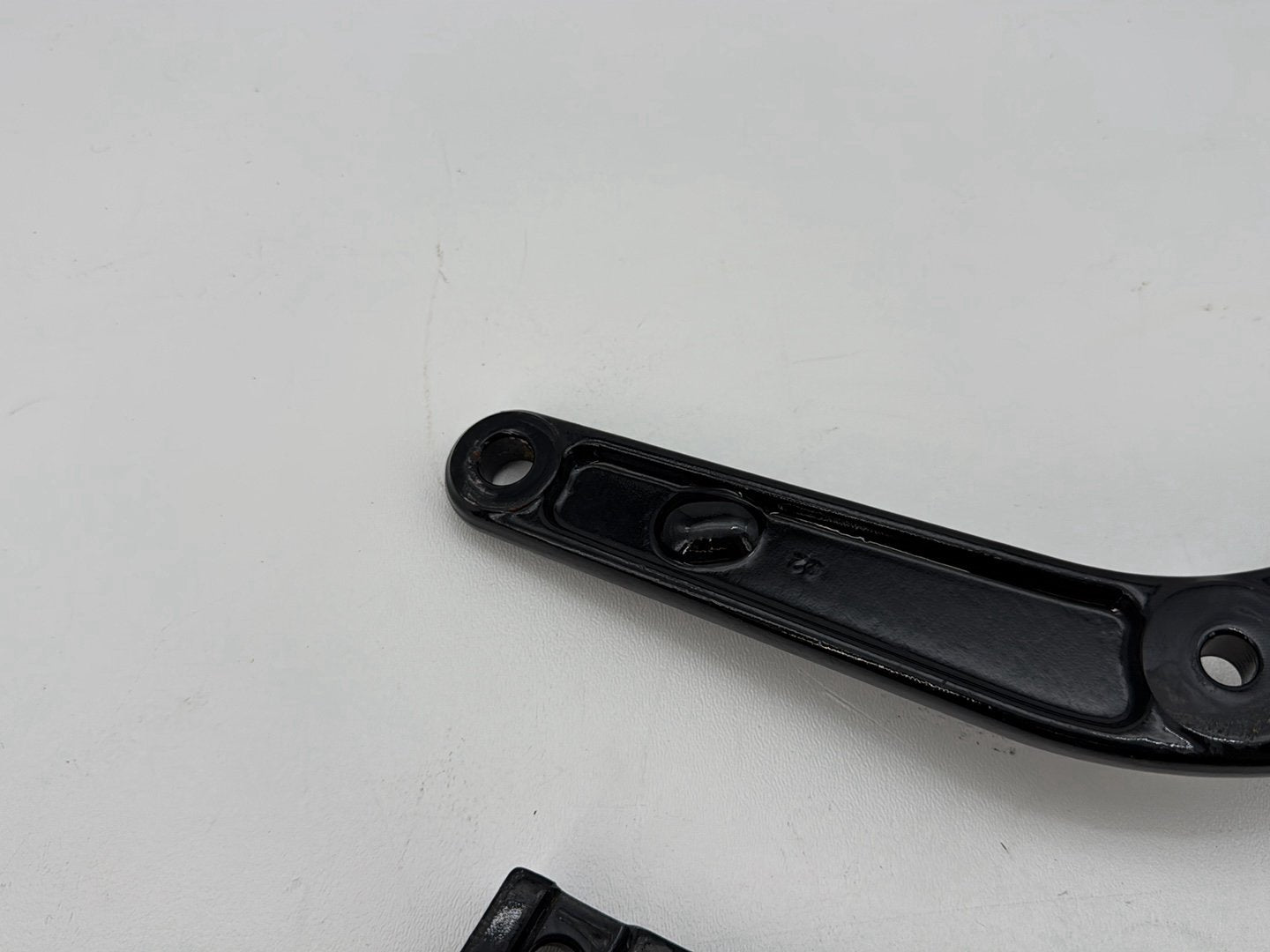 2008 Harley Softail Deluxe FLSTN OEM Rear Left & Right Fender Support Bracket