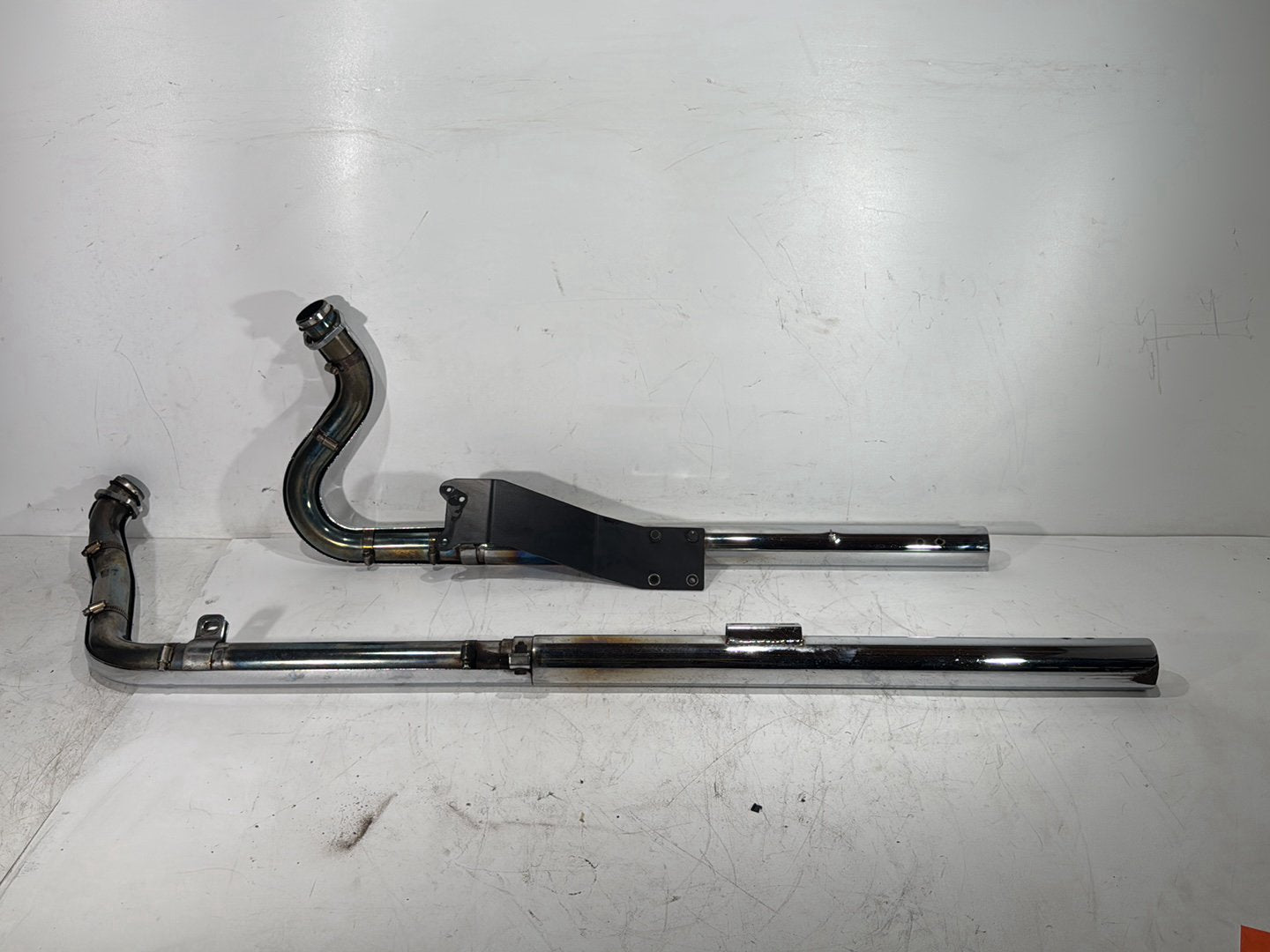 2003 Harley Dyna Wide Glide FXDWG OEM Exhaust Header Pipes Muffler Vance & Hines