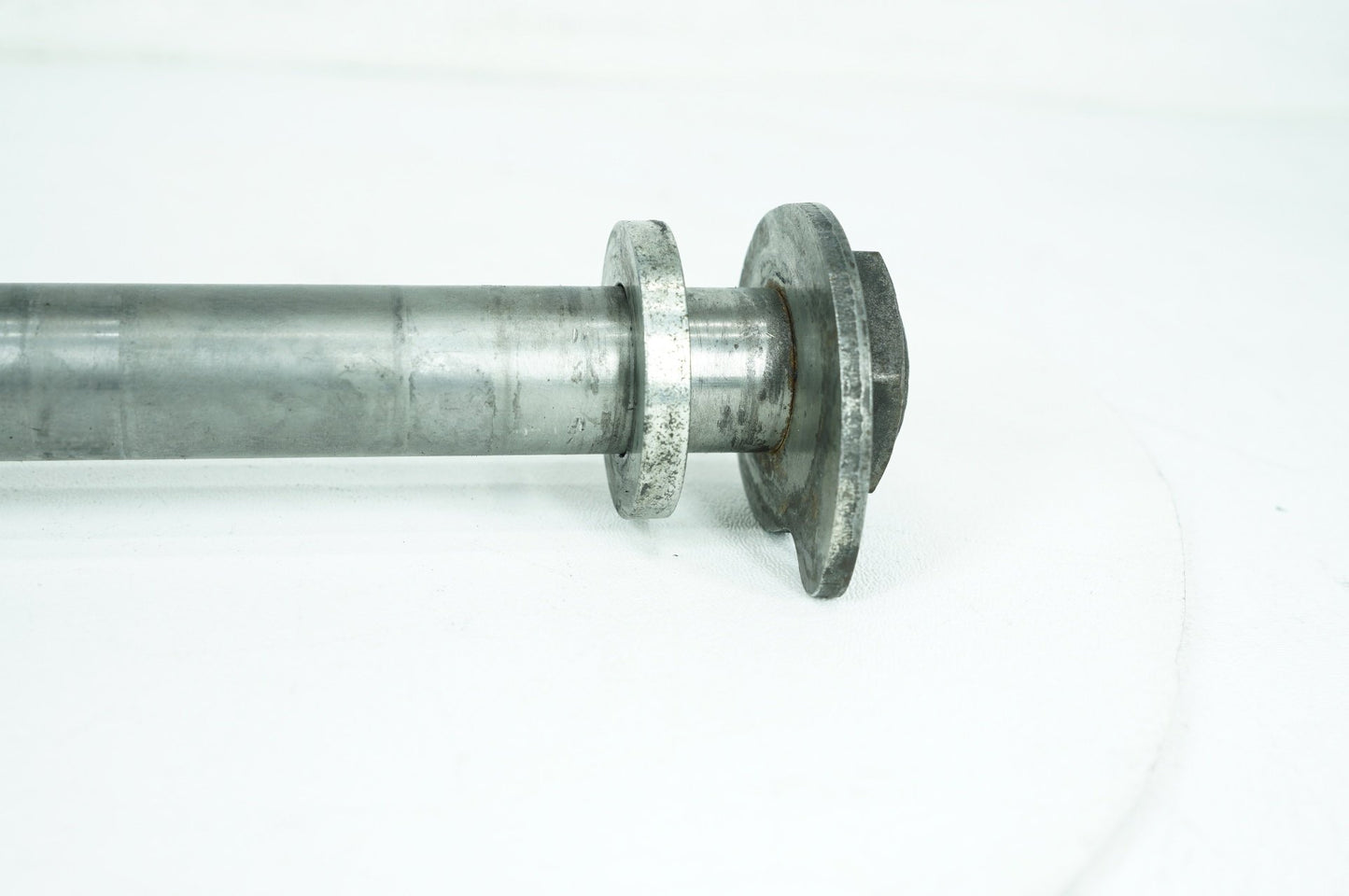 2007 - 2013 Harley-Davidson Touring Electra Glide Classic Rear Wheel Axle Bolt Shaft 41056-09