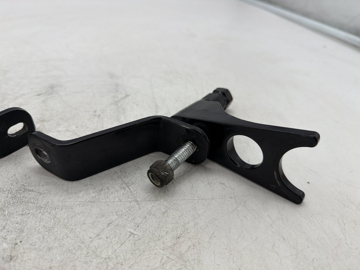 2001 Harley Heritage Softail Classic Left Right Driver Footpeg Bracket Mounts