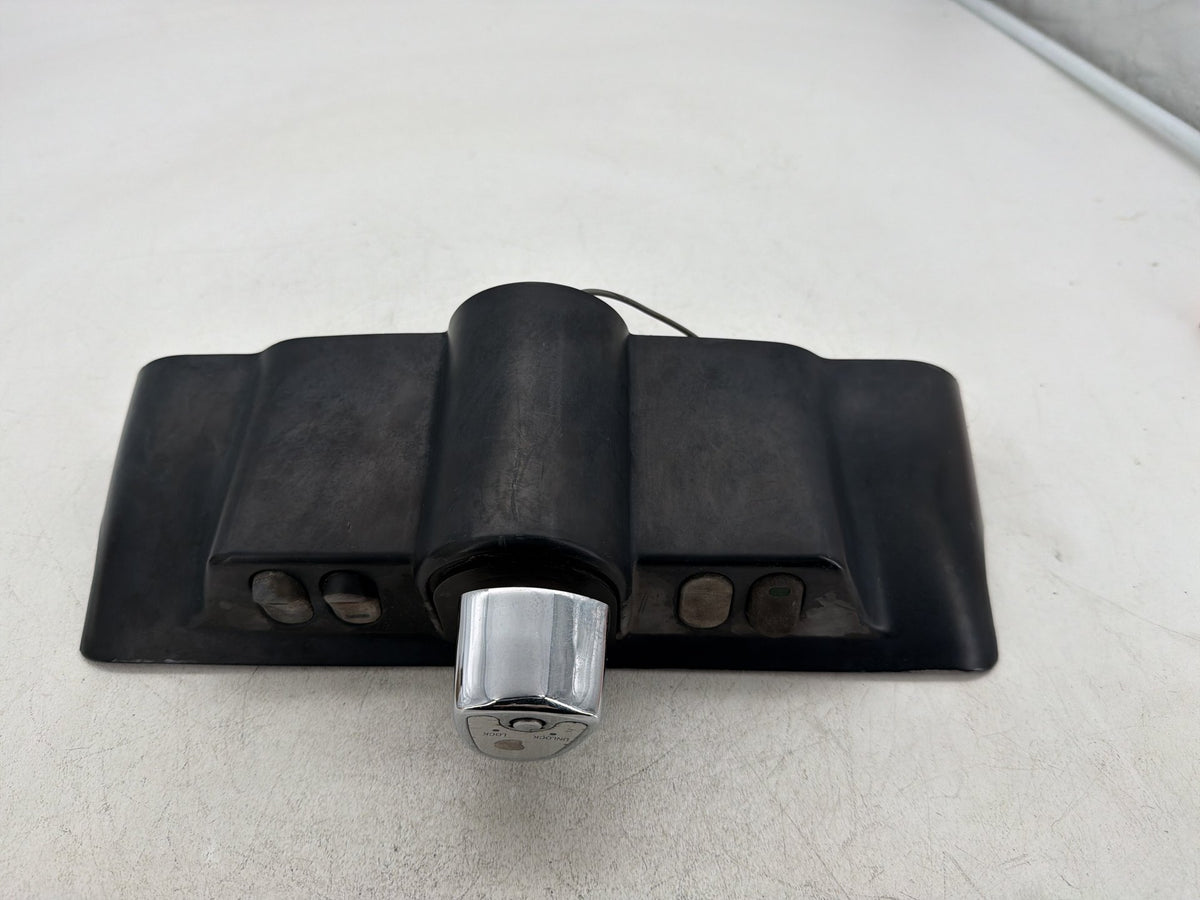2011 Harley Street Glide Touring FLHX-103 OEM Fuel Gas Tank Dash Console NOKey