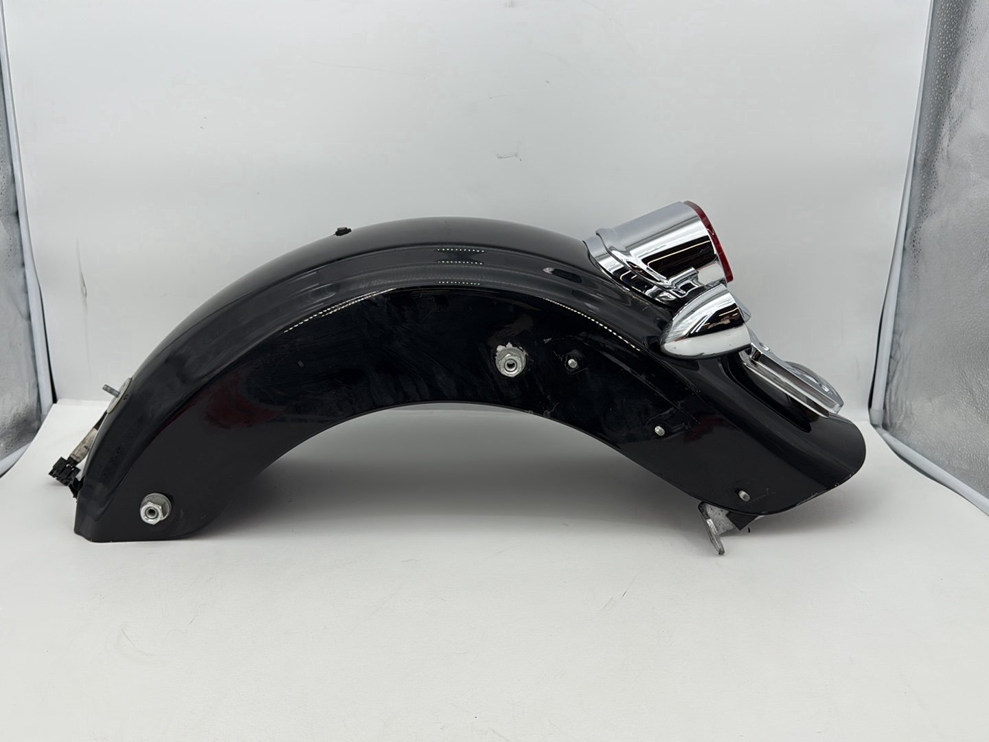 2007 - 2011 Harley-Davidson Touring Street Glide Rear Wheel Fender & Turn Signals Bar 59731-09
