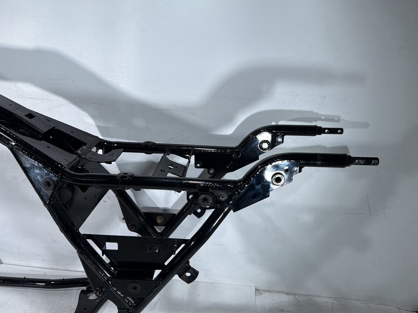 2007 Harley Touring FLHTC Electra Glide Classic OEM Body Main Frame Chassis SLVG