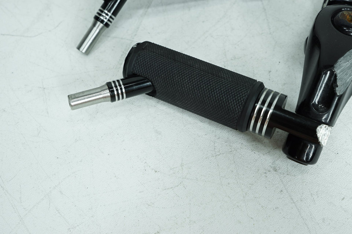 Front Right Left Highway Foot Pegs, Highway Foot Pegs, 2024, Harley-Davidson, Softail, Standard, FXST