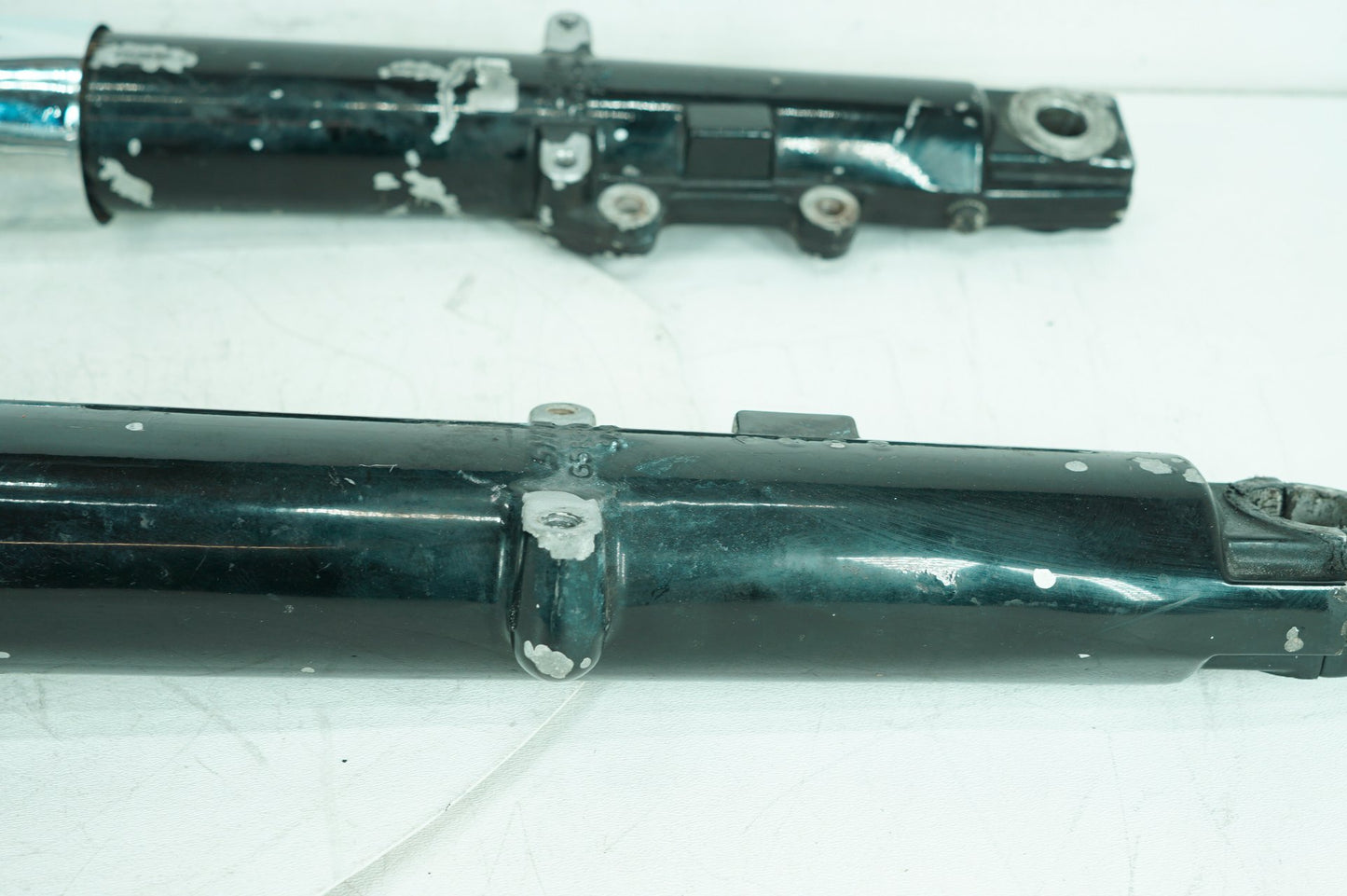 2007 - 2011 Harley-Davidson Touring Electra Glide Ultra Front Triple Tree Set & LH RH Fork Legs Sliders 46495-09