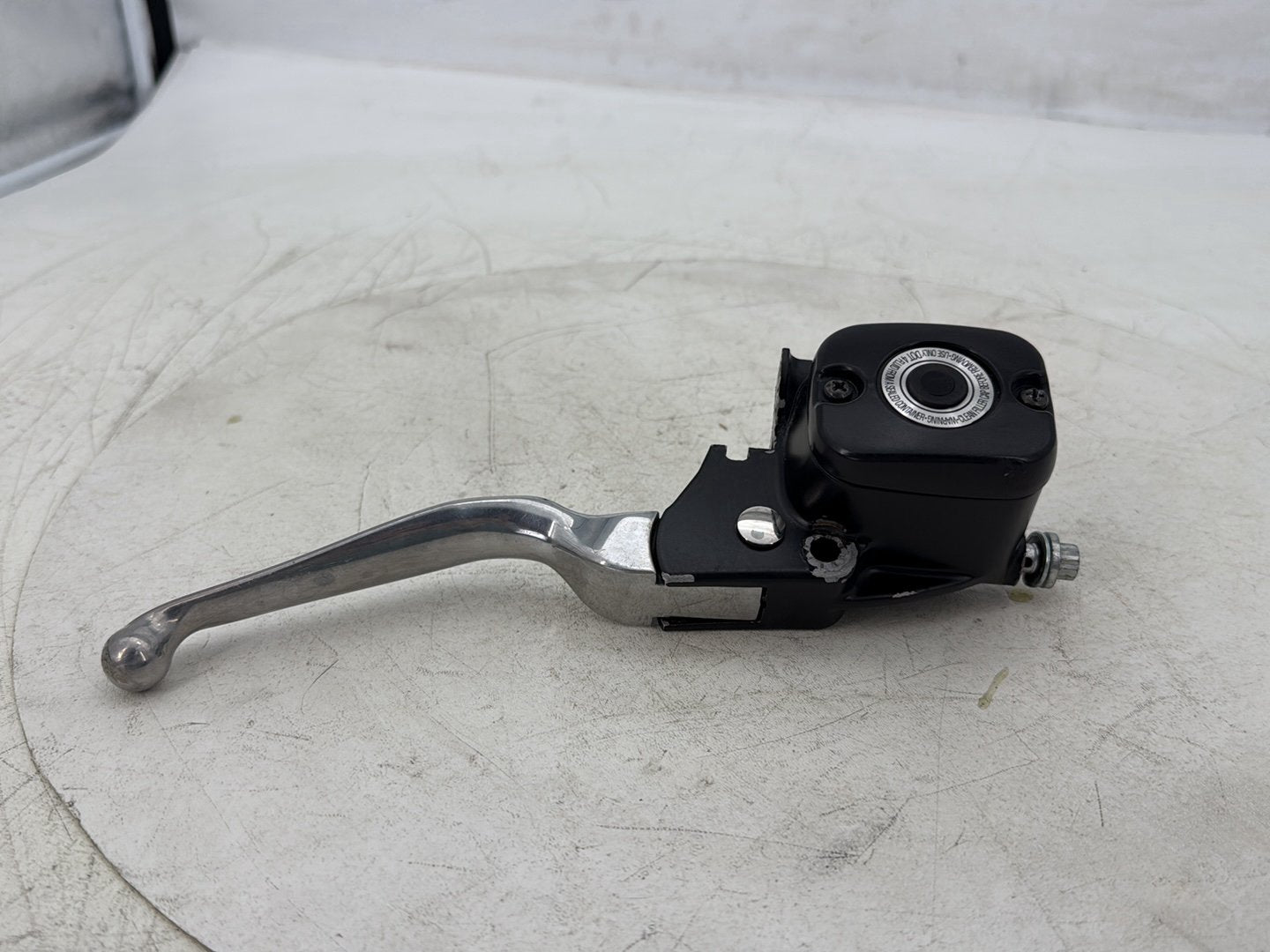 2015 Harley Dyna Low Rider FXDL OEM Front Right Hand Brake Lever Master Cylinder Reservoir