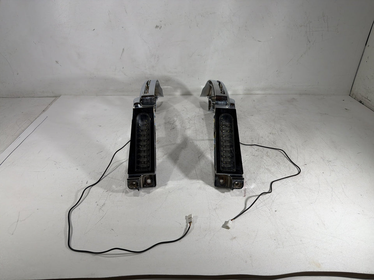 15 Harley Electra Glide Touring OEM Left Right Saddlebag Fender Struts Brackets