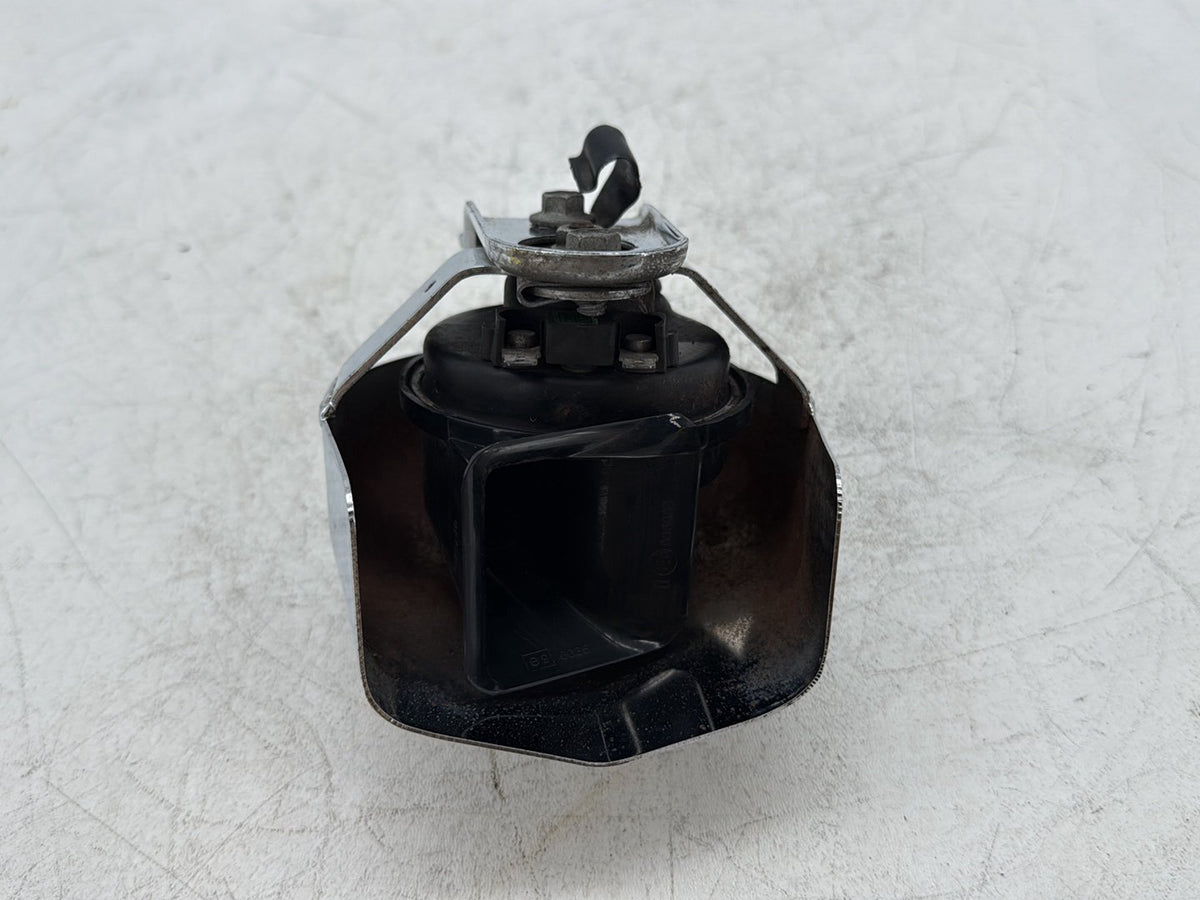 2009 Harley Road King Touring Police OEM Horn Signal Klaxon Chrome Cover
