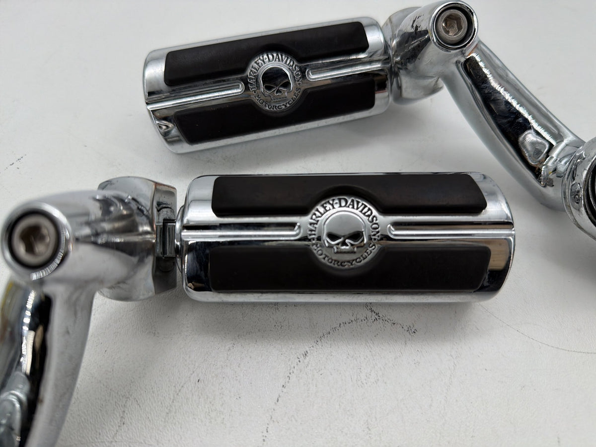 2001 Harley Electra Touring Front Right Left Highway Foot Pegs Willie G SKULL