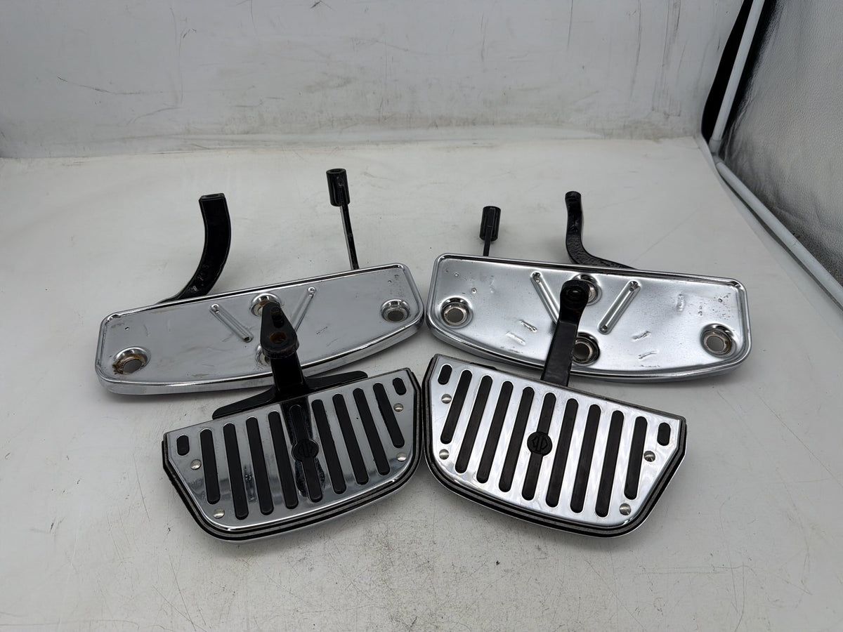 2004 Harley Electra Glide Touring Ultra OEM Left Right Driver & Pass Floorboard Foot Rest