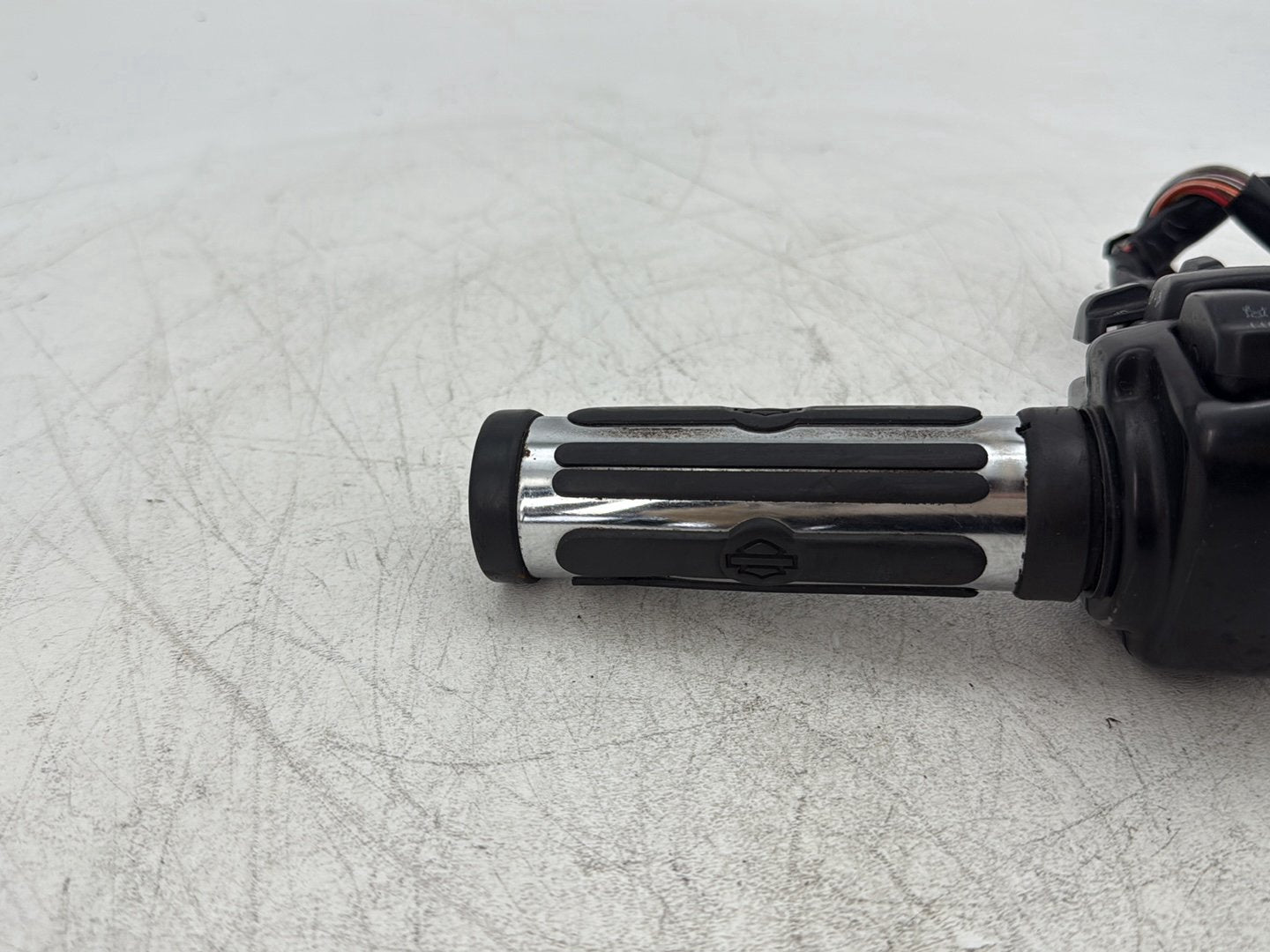 2013 Harley Electra Glide Touring Ultra FLHTCUI OEM Right Engine Start Kill Switches Controls