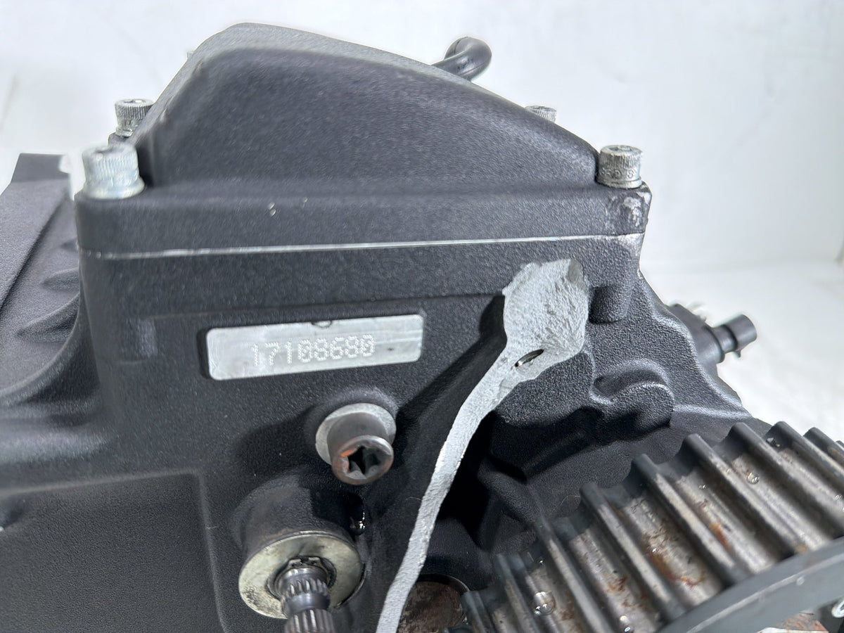 2017 Harley Dyna Street Bob FXDB OEM 6 Speed Transmission Gearbox 2K * CRACKED *
