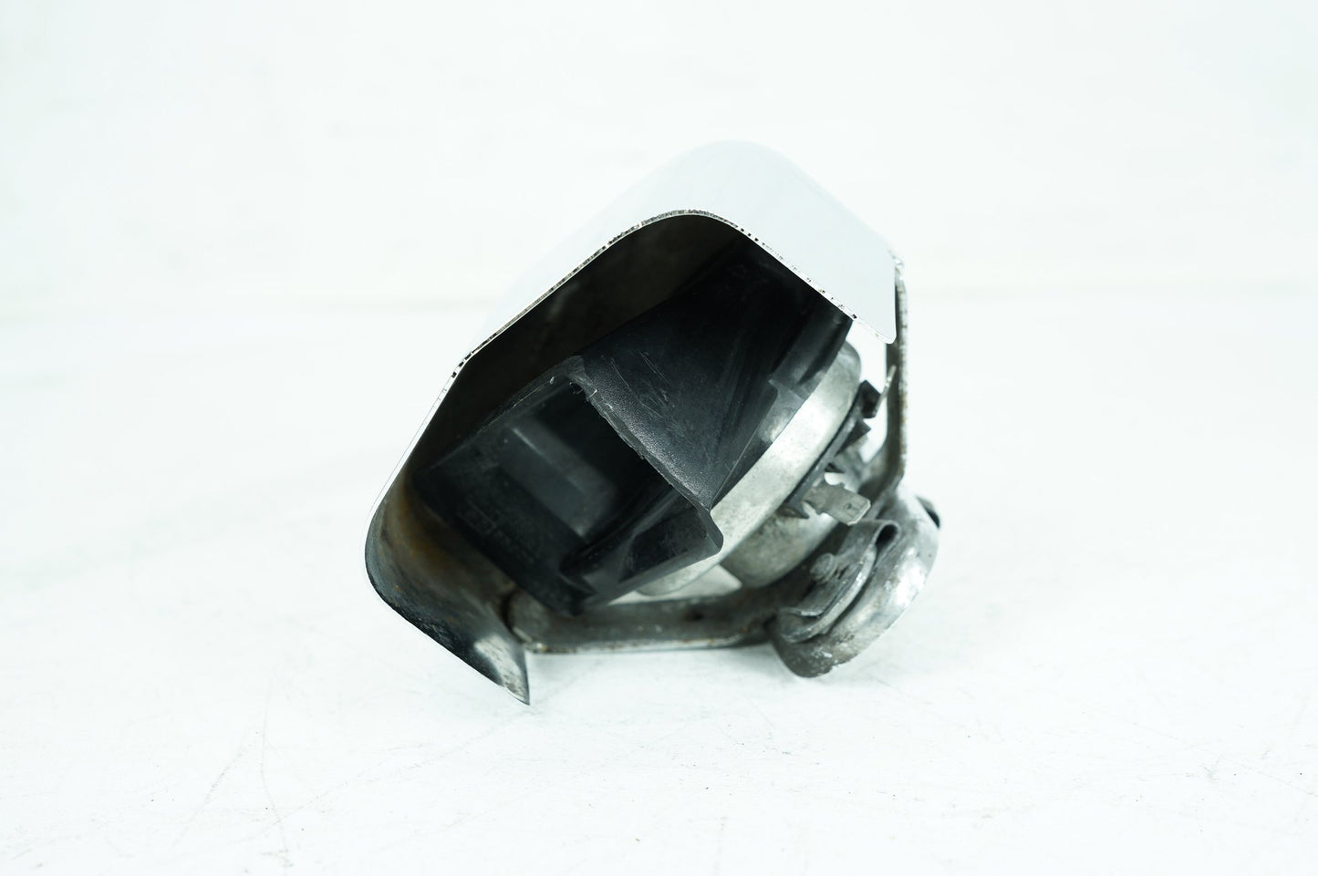 2007 - 2013 Harley-Davidson Touring Electra Glide Horn Signal Klaxon Chrome Cover 69012-93A