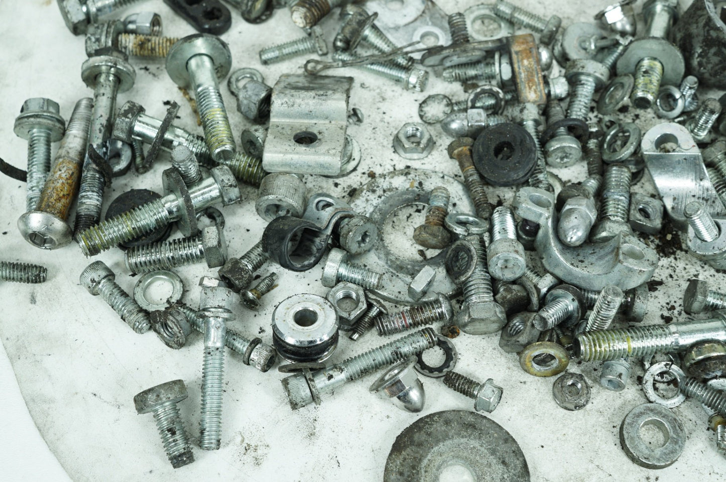 2000 - 2006 Harley-Davidson Touring Road King Custom Hardware Bolts Nuts & Brackets w/ Left Right Swingarm Brackets