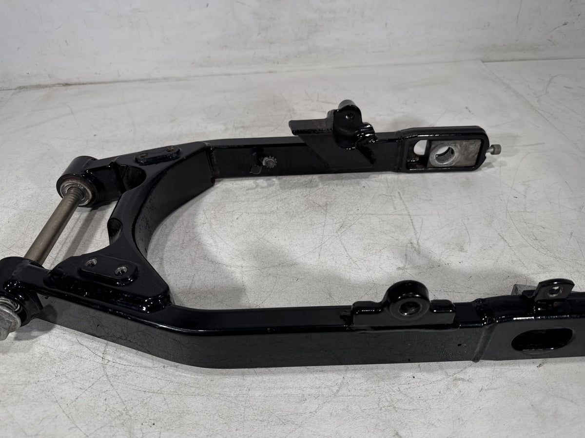 2017 Harley Dyna Street Bob FXDB OEM Rear Fork Swingarm Swing Arm