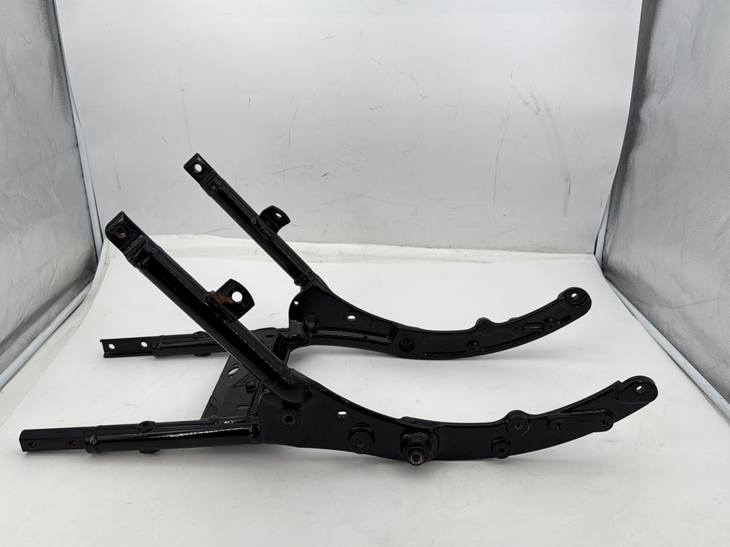 11 Harley Road King Touring Classic OEM Rear Back Sub Frame Rail Bar 48079-09BHP