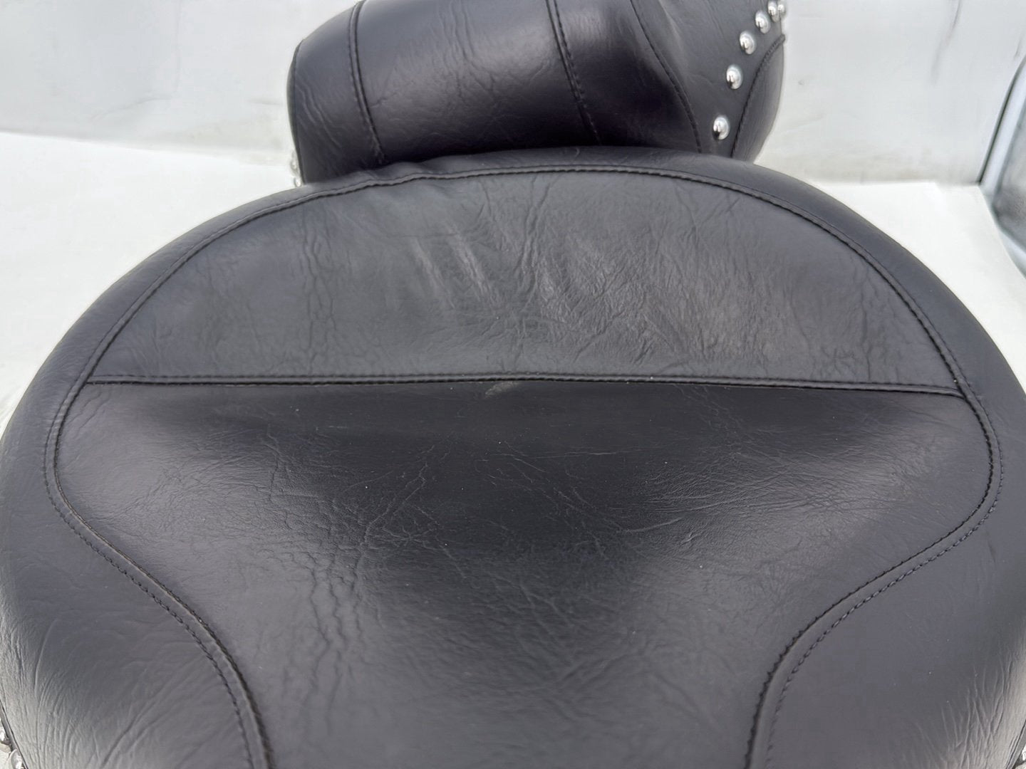 2006 Harley Softail FLSTCI Heritage Classic OEM Passenger Rider Driver Seat Saddle