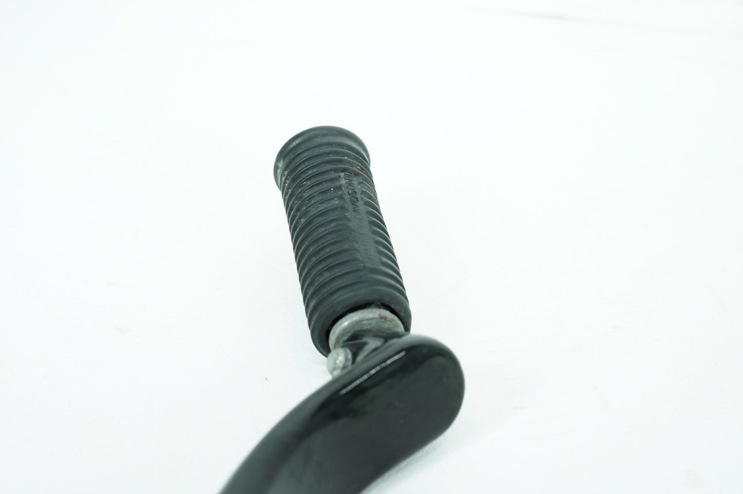 2004 - 2010 Harley-Davidson Sportster Low Right Foot Rest Support Bracket Peg 42652-04