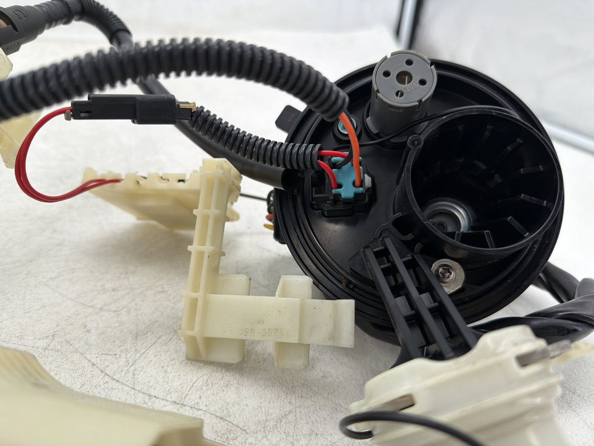 13 Harley Electra Glide Touring FLHTCU OEM Fuel Pump Gas Gasoline Petrol Sending
