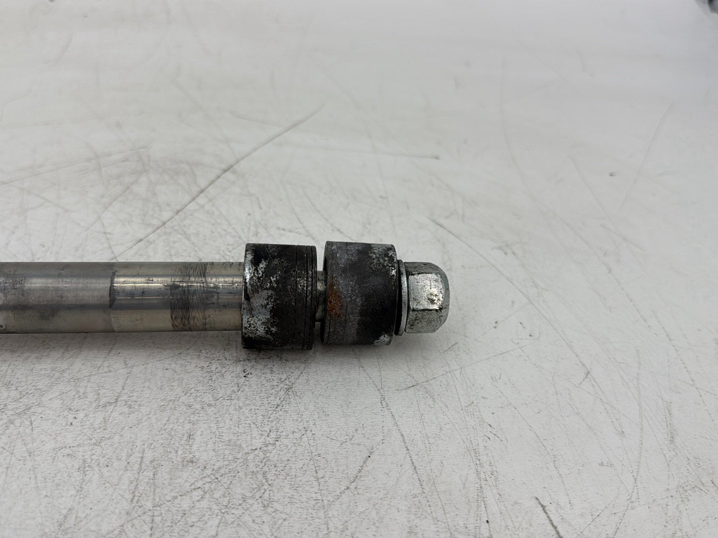 2008 Harley Dyna FXDL Low Rider Anniversary OEM Front Wheel Axle Bolt Shaft