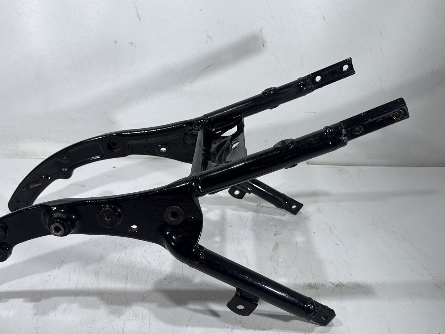 2018 Harley Electra Glide Touring Ultra Rear Back Sub Frame Rail Bar 48079-09BHP