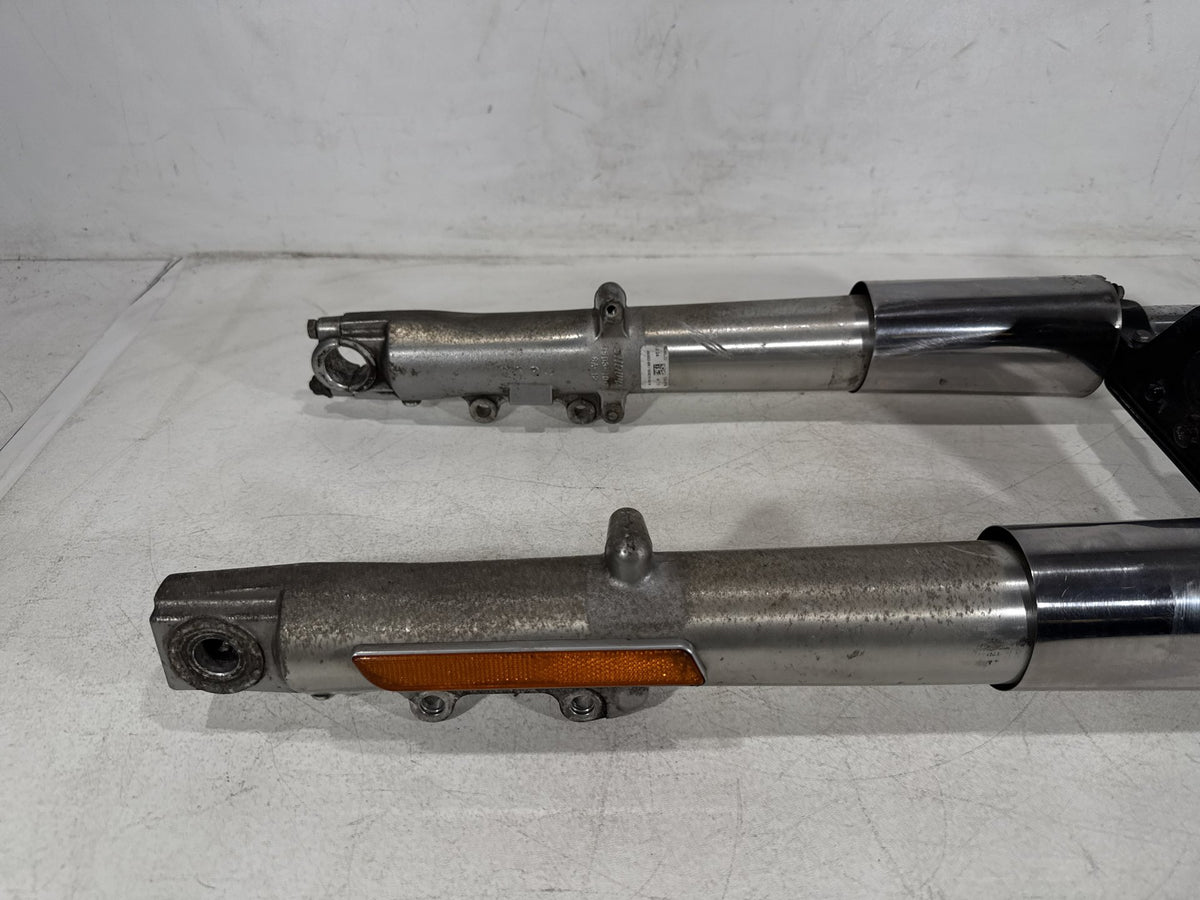 2013 Harley Street Glide Touring Front Triple Tree Set & LH RH Fork Legs Sliders