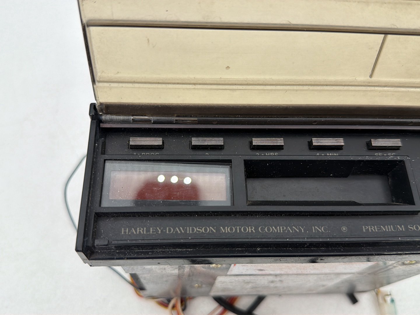 1984 - 1998 Harley-Davidson Touring Electra Glide Classic Radio Cassette Player Audio 76146-98 76164-98A