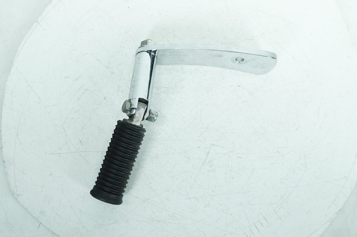 2007 - 2017 Harley-Davidson Dyna Super Glide Custom Front Driver Highway 1 Foot Peg Rest 49354-01