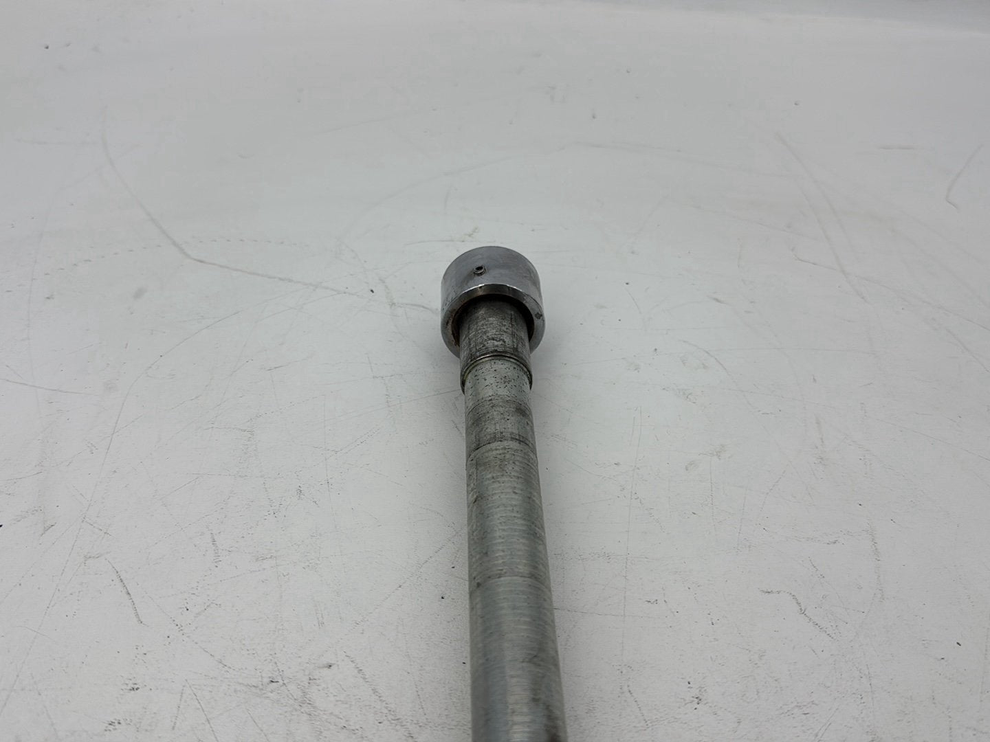 2007 - 2012 Harley-Davidson Touring Electra Glide Ultra Front Wheel Axle Bolt Shaft 	41547-07A