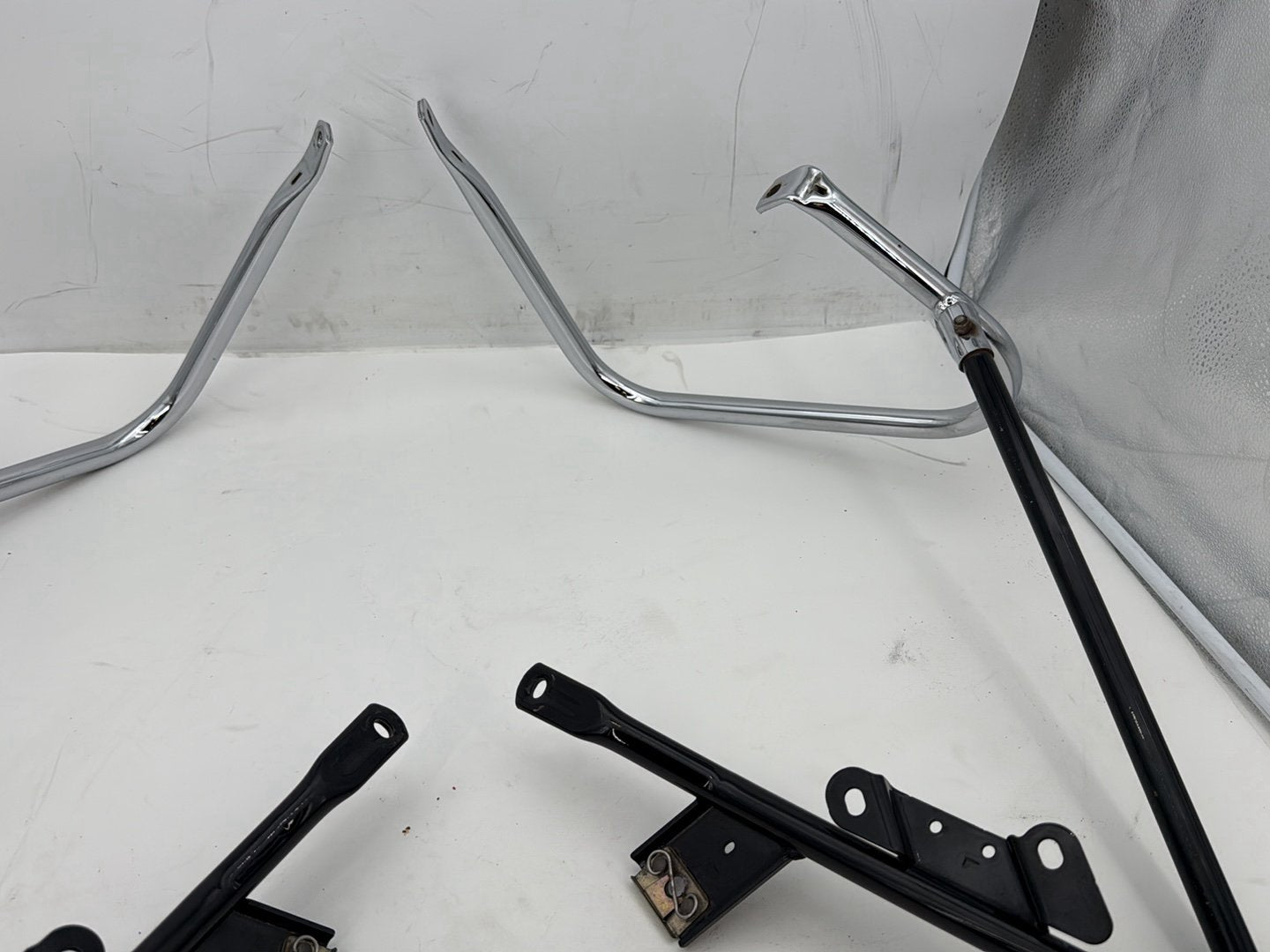 2011 Harley Road King Touring Classic Rear Left Right Saddlebag Guard Rails Bar
