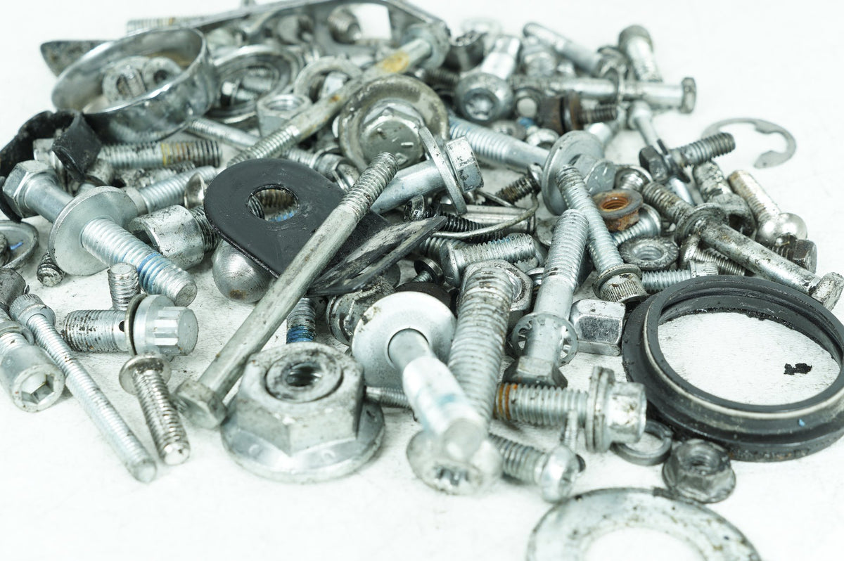2016 Harley-Davidson Dyna FXDB - Hardware Bolts Nuts & Brackets