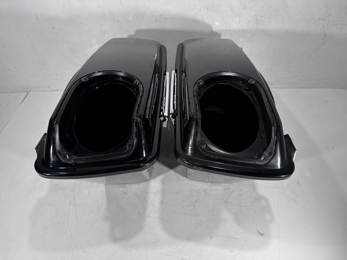 2006 Harley Road King Touring Custom OEM Left Right Saddlebags Luggage NOKey